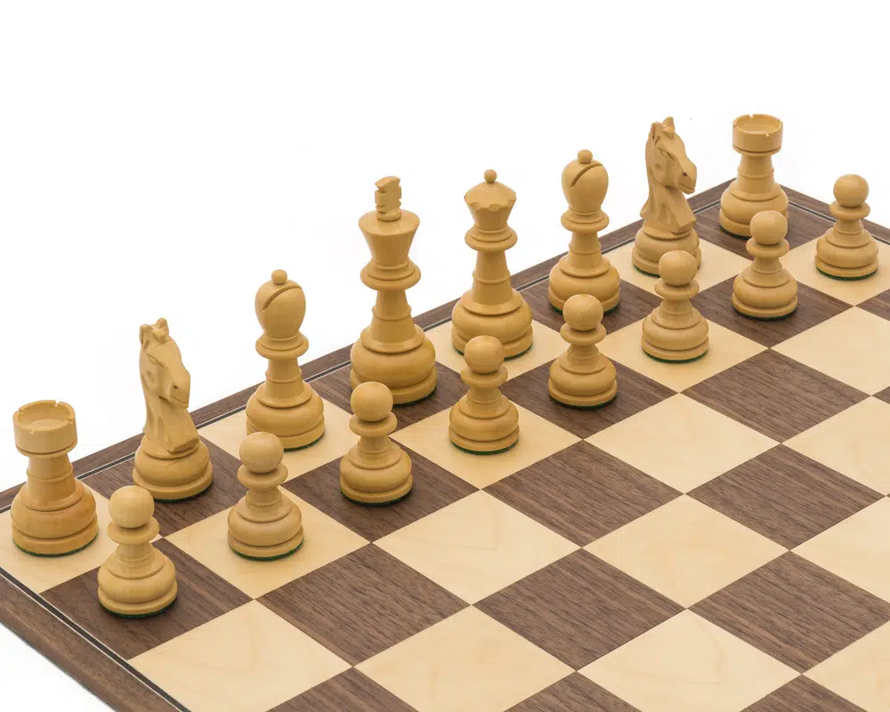 Ensemble d’échecs Emerald avec échiquier pliant