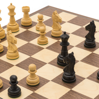 Ensemble d’échecs Emerald avec échiquier pliant