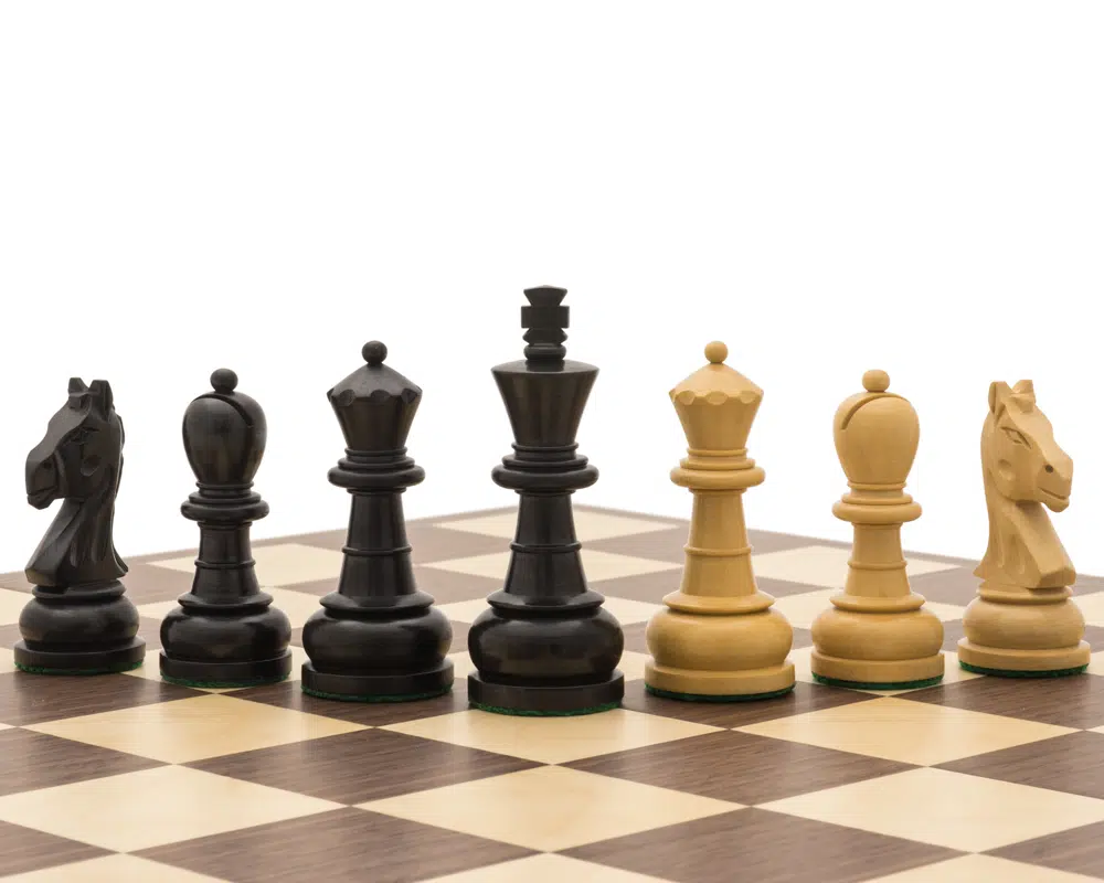 Ensemble d’échecs Emerald avec échiquier pliant