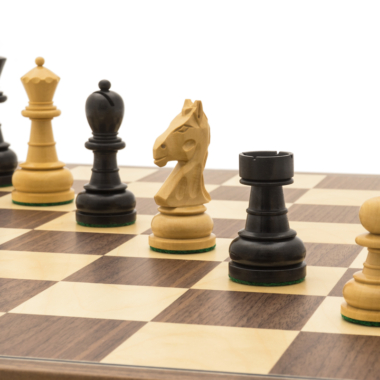 Ensemble d’échecs Emerald avec échiquier pliant