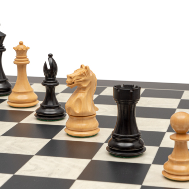 Ensemble d’Échecs Fierce Knight en Noir et Érable