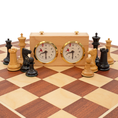 Ensemble d’échecs de luxe Londres 1850 – Édition Limitée en Ébène et Acajou avec Coffret et Pendule