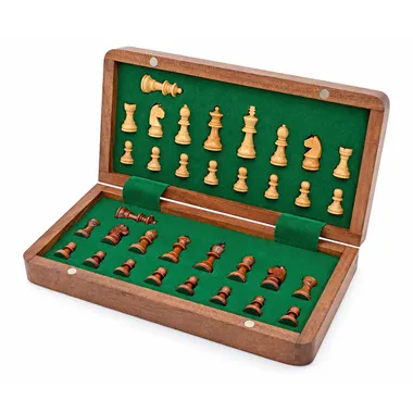 Innenansicht der Box mit magnetischen Schachfiguren aus Holz - Le Palais des Echecs