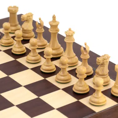 Gesamtansicht der Figuren und der Kassette des Windsor Schachspiels – Le Palais Des Echecs
