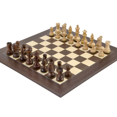 Schachspiel Französischer Springer Palisander Mongoy aus der Perspektive – Le Palais Des Echecs