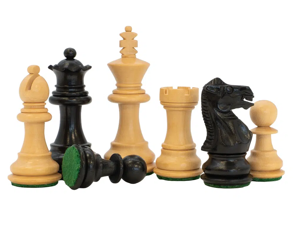 Elegante und raffinierte Kingsclere-Schachfiguren