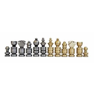Aufreihung der modernen Schachfiguren aus massivem Messing mit minimalistischem Design und Königshöhe von 5,7 cm