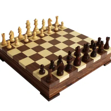 Jeu d'échecs complet en bois avec pièces sculptées roi 7.5 cm