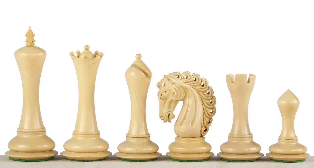 Pièces d'Échecs Empire Ébène 4,25" en bois clair avec détails raffinés - Le Palais Des Echecs